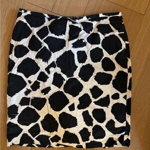 LOFT Black and White Patterned Pencil Skirt